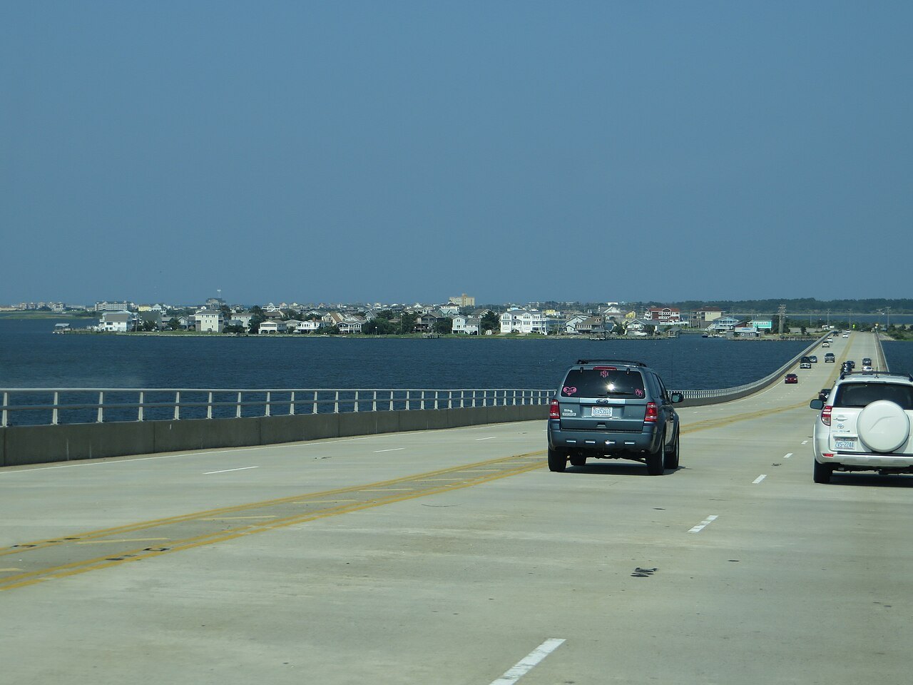 Traffic on the Washington Baum Bridge over Roanoke Sound on US 64.