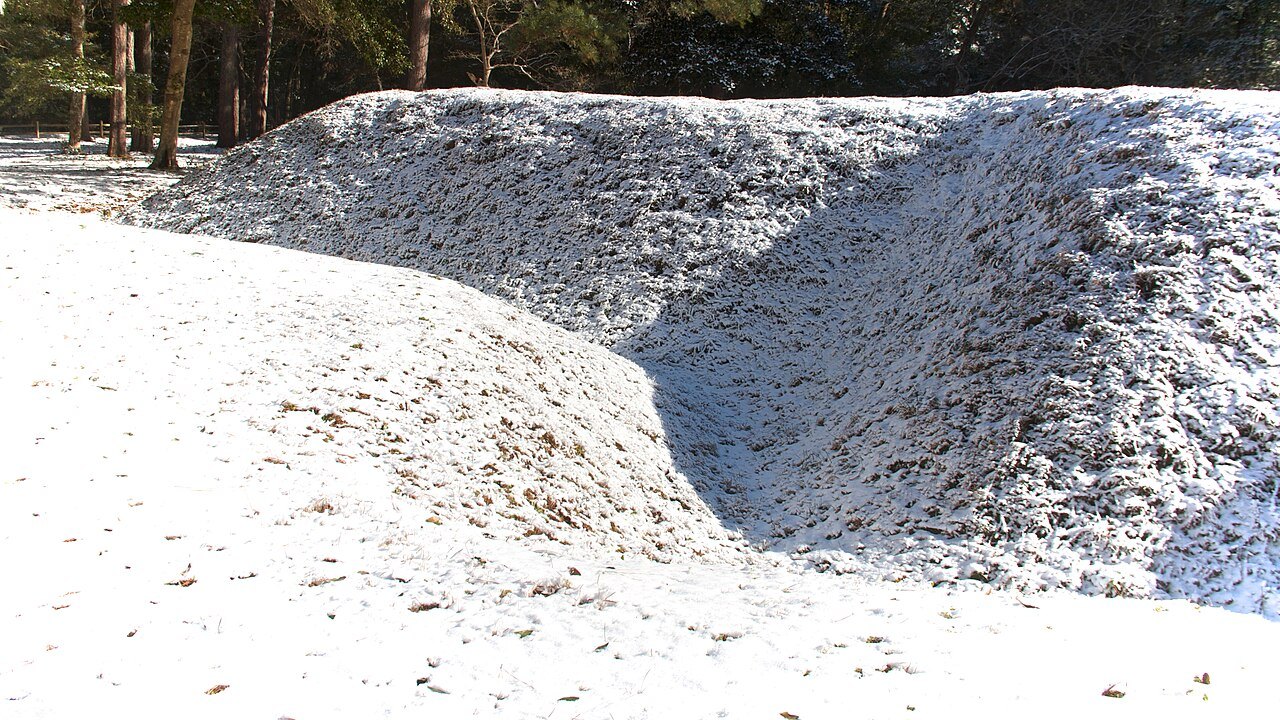 Snow on the reconstructed earthwork at Fort Raleigh.