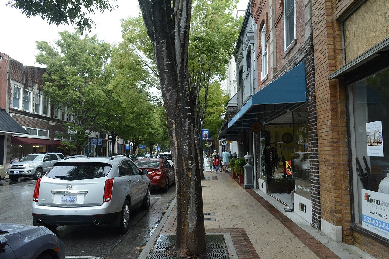 Shops along Middle Street in downtown New Bern.